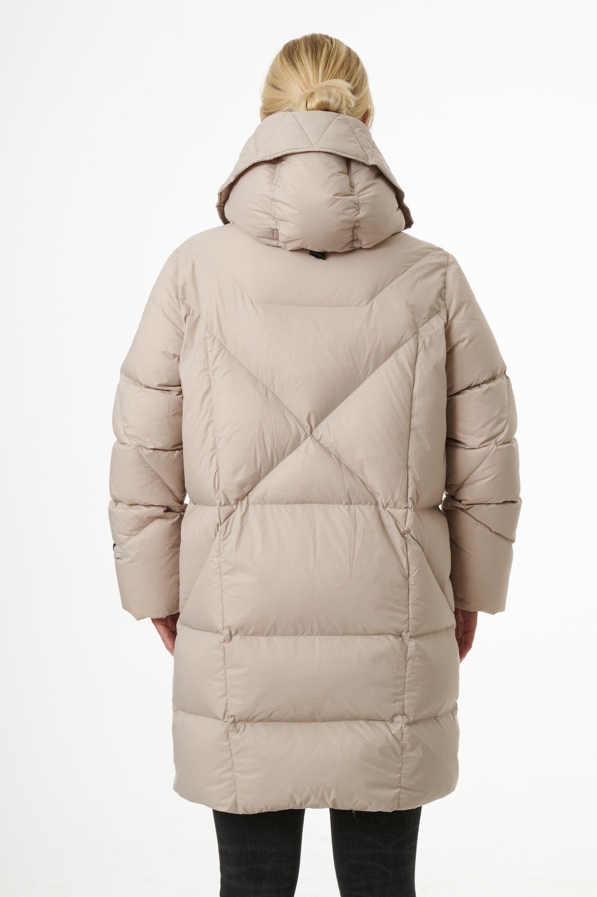 Finnja Down Coat | Linen & Black 2