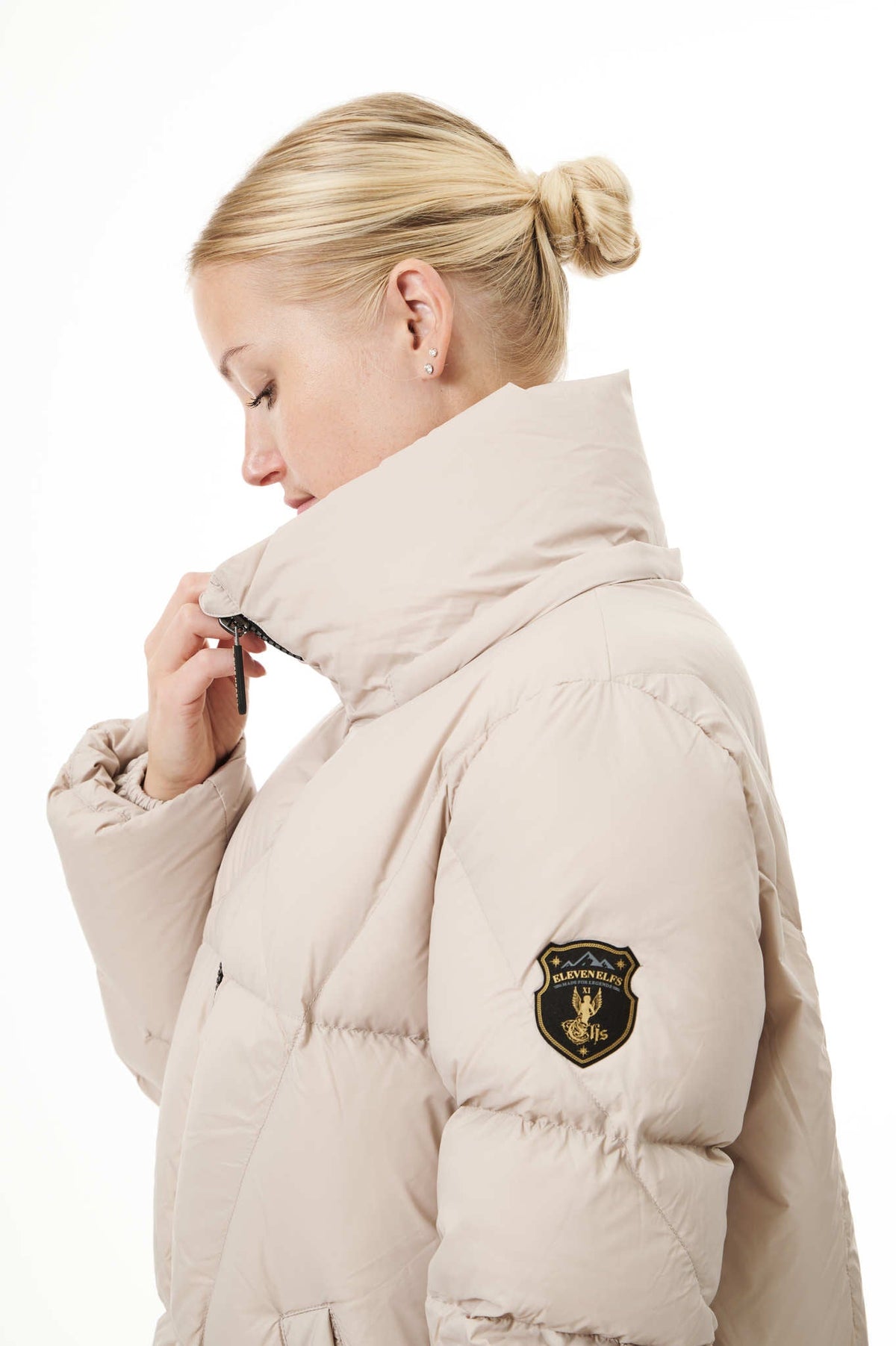 Finnja Down Coat | Linen & Black 4
