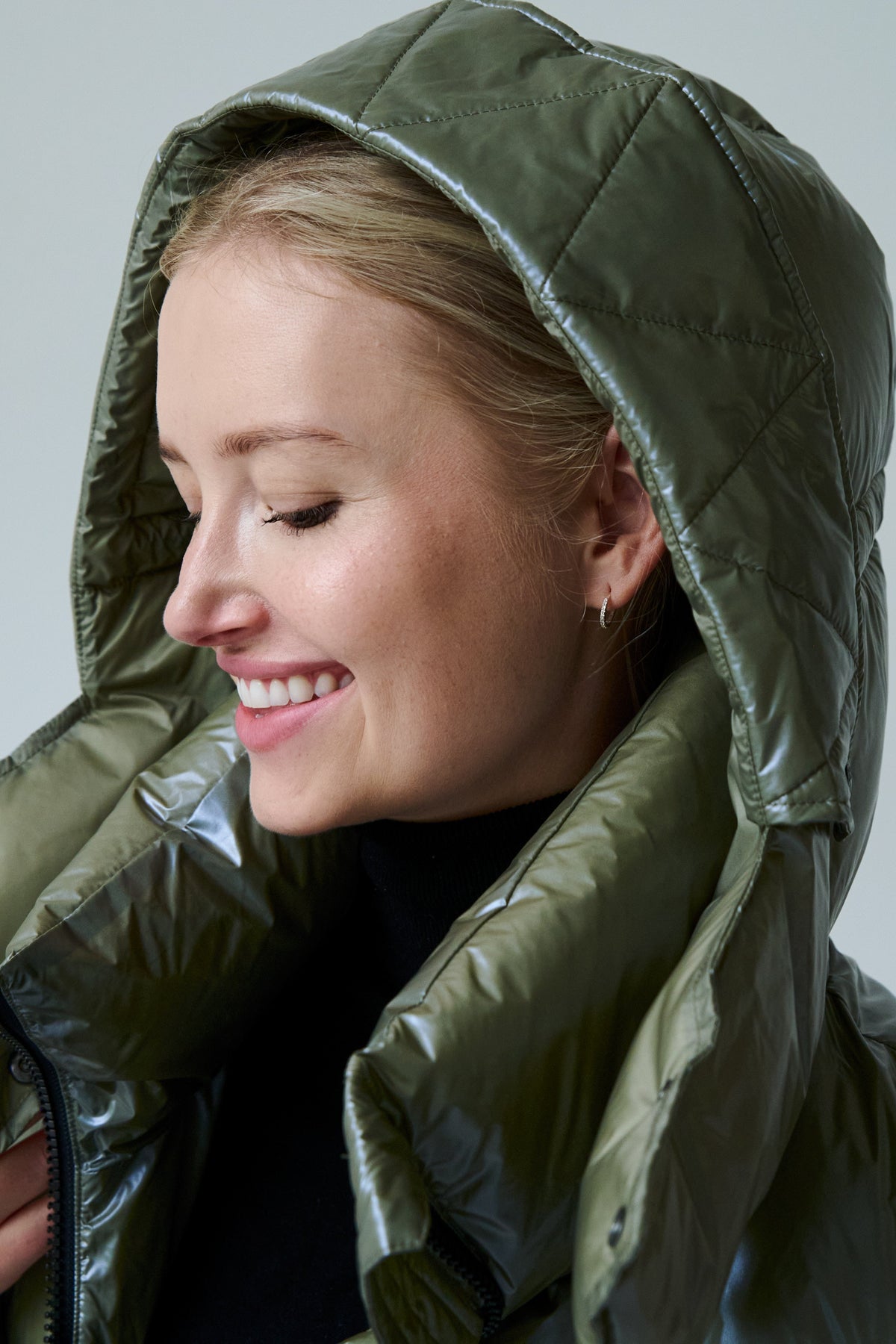 Finnja Down Coat | Olive 5